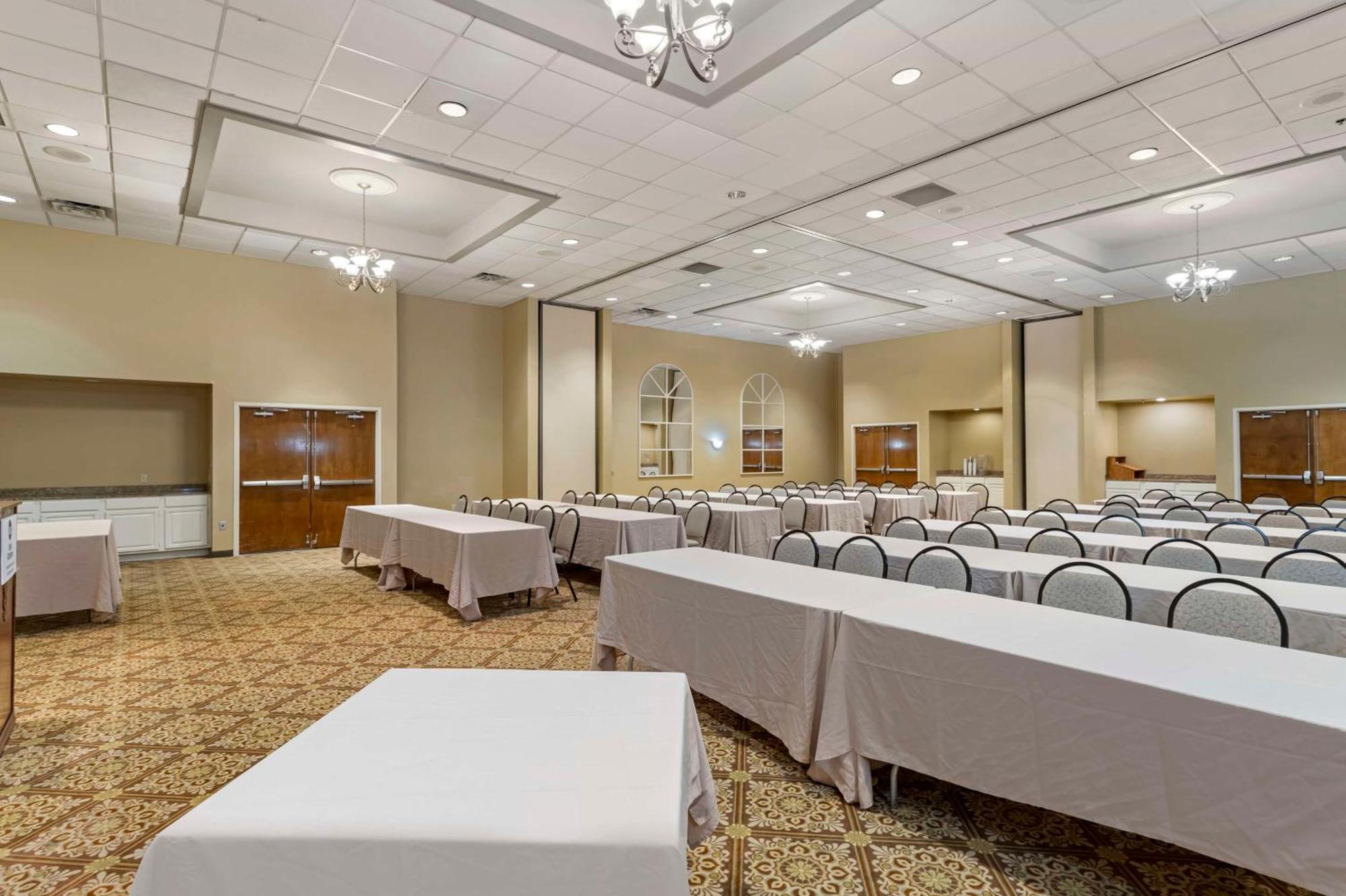 Best Western Of Alexandria Inn & Suites & Conference Center Екстериор снимка