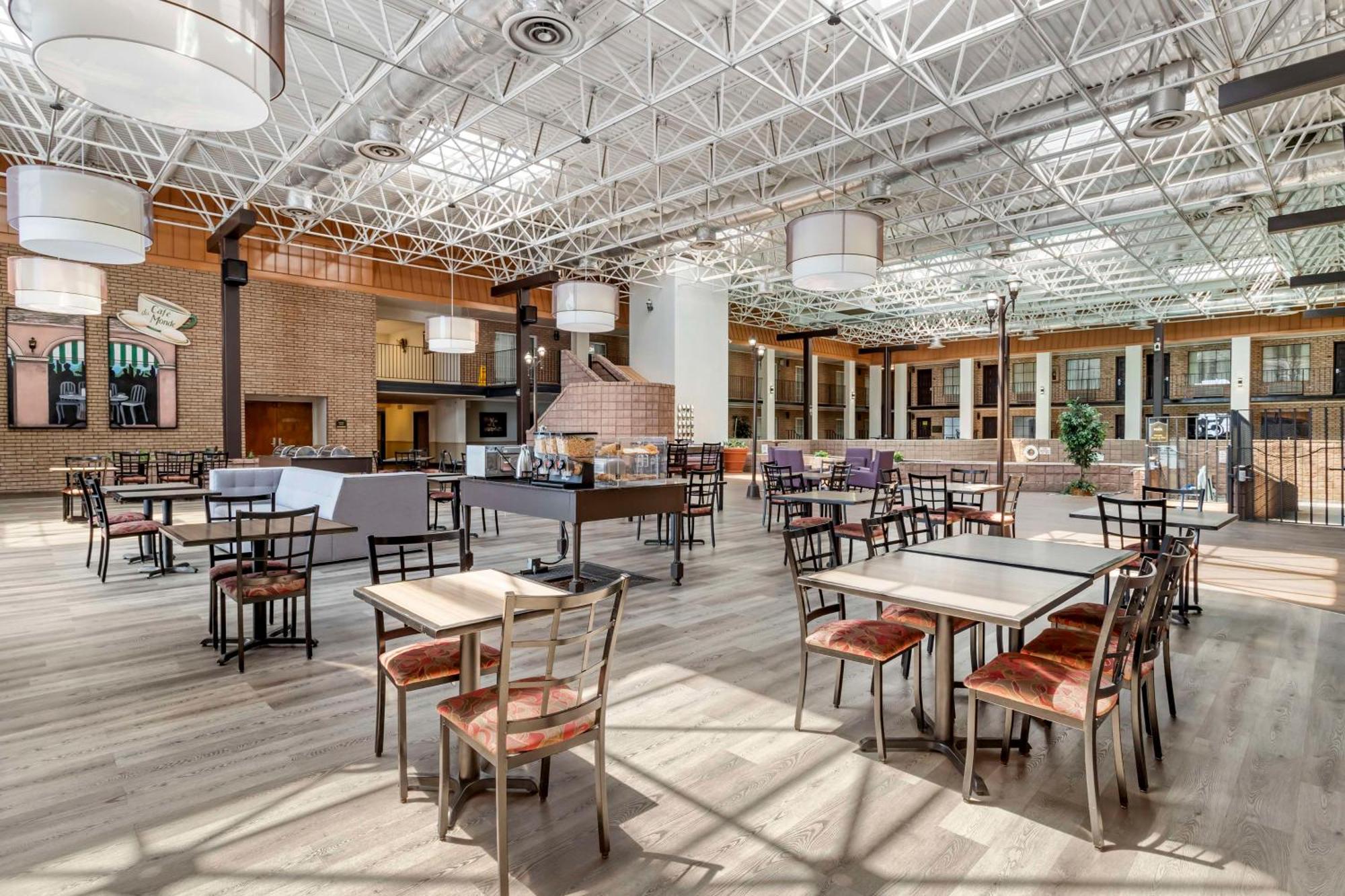 Best Western Of Alexandria Inn & Suites & Conference Center Екстериор снимка