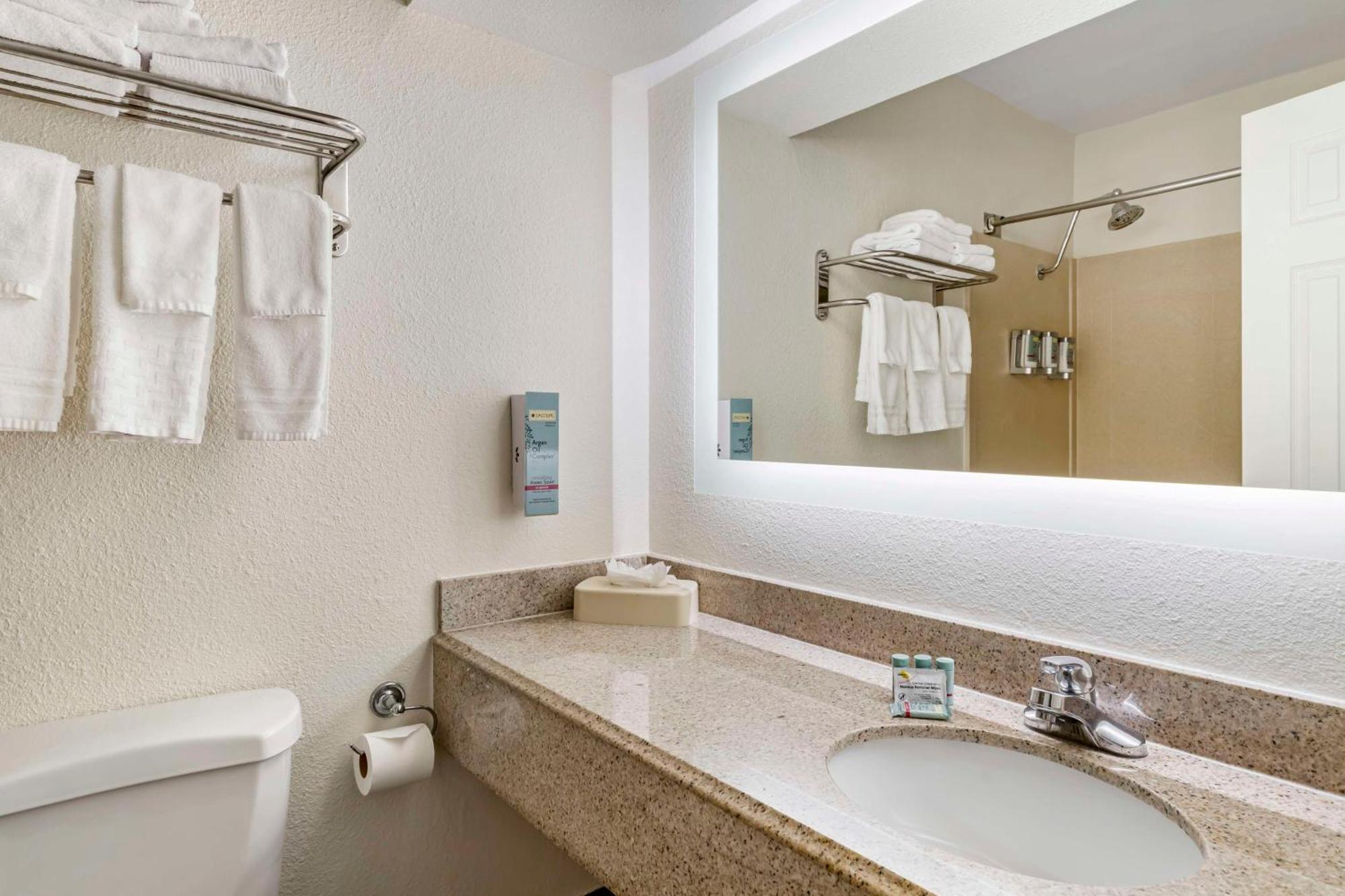 Best Western Of Alexandria Inn & Suites & Conference Center Екстериор снимка