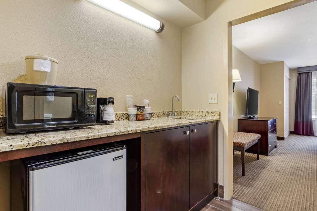 Best Western Of Alexandria Inn & Suites & Conference Center Стая снимка